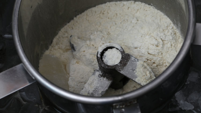 如何改善大豆分離蛋白的可溶性、分散性、乳化性?